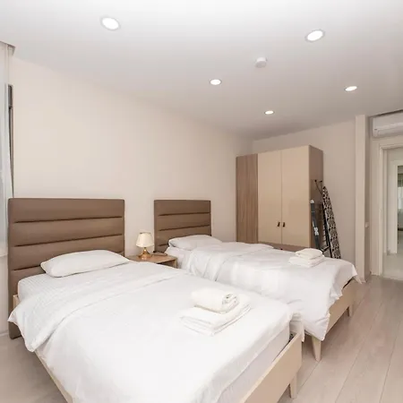 아파트 Gurcuoglu Homes *