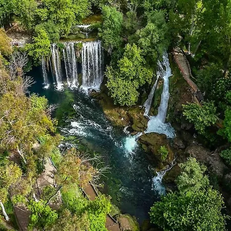 10 Location, Close To Beaches And Anywhere Apartment Antalya