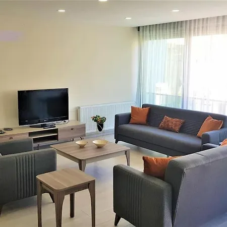 Gurcuoglu Homes Apartament