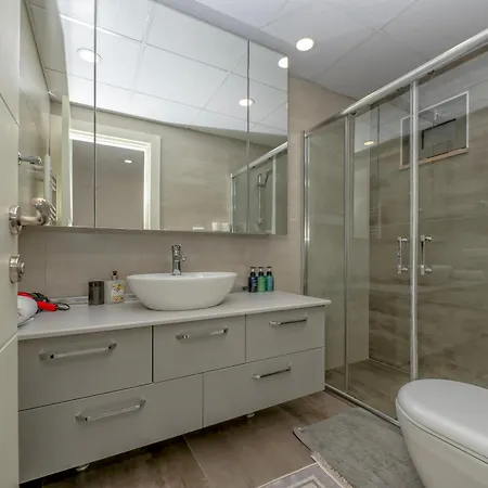Gurcuoglu Homes Apartament