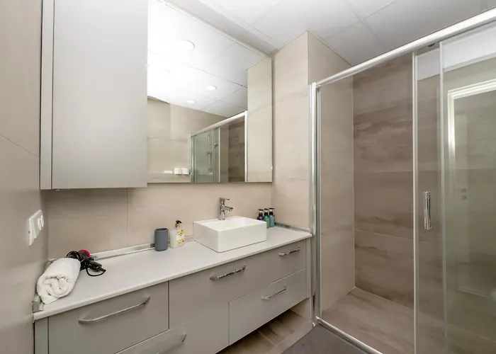 Gurcuoglu Homes Lejlighed *
