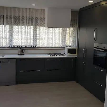 Gurcuoglu Homes Apartamento *