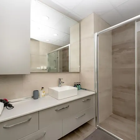 Gurcuoglu Homes Apartamento *